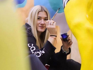 Киевская художница рассказала, что было самым сложным при росписи бычков для Мариуполя