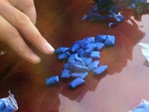 Может сесть на 8 лет: 20-летнего мариупольца поймали во время «закладки» наркотиков