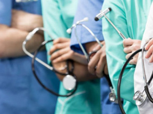 Каков размер повышенной зарплаты у мариупольских врачей и медсестер