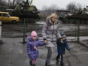Более 190 тысяч детей стали переселенцами из-за войны в Донбассе