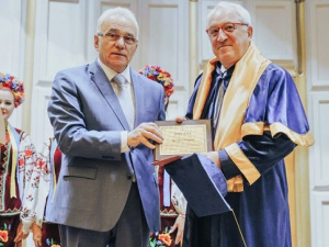 В Мариуполе президент Европейской организации получил звание профессора (ФОТО)