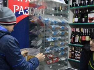 В Мариуполе мать спаивала сына. Проблема детского алкоголизма в Донецкой области (ФОТО)
