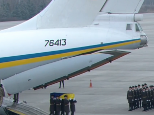 В Украину прибыл самолет с телами погибших в авиакатастрофе под Тегераном (ВИДЕО)