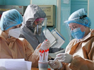 Заболеваемость остается на высоком уровне: коронавирусом за сутки заразились более тысячи украинцев