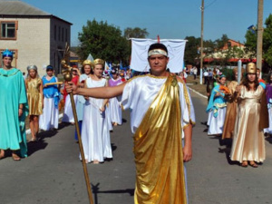 Греческий фестиваль под Мариуполем объединил десятки национальностей (ФОТО)
