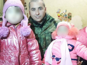 Донетчина. У разыскиваемой за убийство матери забрали детей, гулявших раздетыми по морозу (ФОТО)