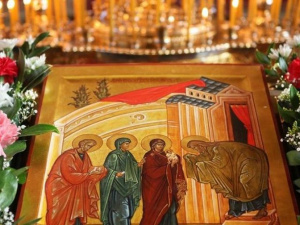 Мариупольцы отмечают Сретение Господне: история и традиции праздника