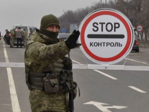 Пьяный водитель прорывался через блокпост Мариуполя: Нацгвардейцы открыли огонь