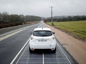 Мариупольцы хотят строительства дороги из солнечных батарей