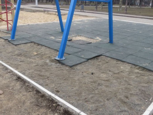 В Мариуполе сорвана установка специализированных городков для детей (ФОТО)