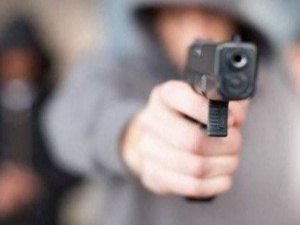 В Мариуполе неизвестный стрелял в полицейского