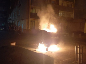 В Мариуполе сгорел еще один евроконтейнер: его тушили пять человек (ФОТО)