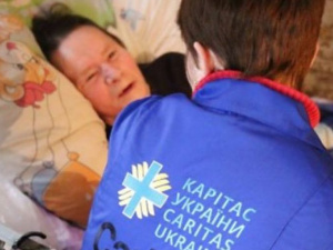 В Донецкой области 24 волонтера будут ухаживать за одинокими людьми (ФОТО)