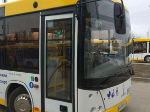 «Азовсталь» помогает оборудовать коммунальный транспорт Мариуполя системами навигации (ФОТО)