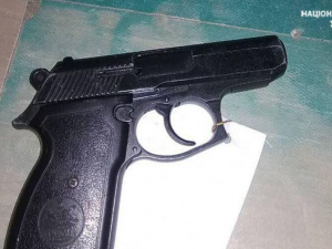 В Мариуполе в полицию вошел человек с огнестрельным оружием (ФОТО)
