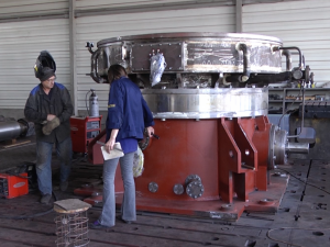 Специалисты в Мариуполе разработали 30-тонный редуктор для развития пылеугольной технологии (ФОТО)