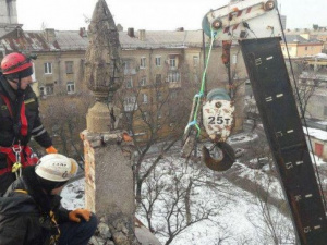 Мариупольский дом со шпилем больше не угрожает жизни горожан (ФОТО)