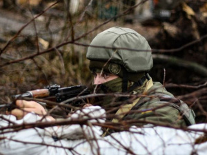 Боевики обстреляли украинские позиции в Донбассе: ранен военный