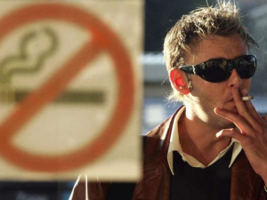Мариупольцы требуют ужесточить контроль за курением в общественных местах