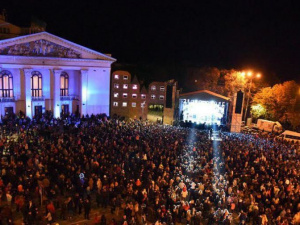 Мариуполь с размахом отпраздновал День города - праздник посетили 100 тысяч человек (ФОТО)