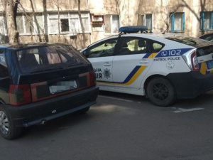 За рулем угнанного автомобиля полицейские Мариуполя обнаружили 68-летнюю даму (ФОТО)