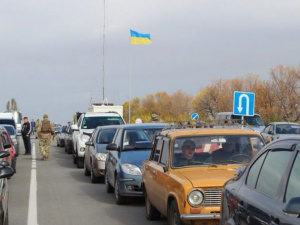 КПВВ «Новотроицкое» в Донецкой области из-за большой очереди изменил график работы