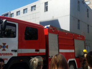 В Мариуполе второй университет эвакуируют после сигнала о минировании (ФОТО+ВИДЕО+ДОПОЛНЕНО)