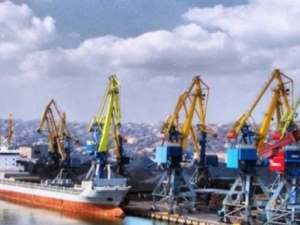 Оккупанты хотят украсть из порта в Мариуполе металл на 170 млн долларов