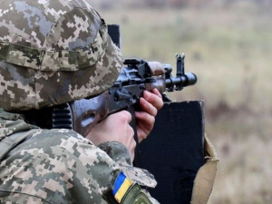 Украинские позиции на Донбассе обстреливали из гранатометов и минометов