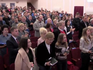Мариупольские депутаты стоя аплодировали в честь погибшего морпеха (ФОТО)