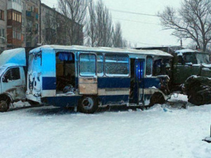 На Донетчине военный автомобиль протаранил автобус. 8 человек пострадало (ФОТО)