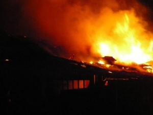 Ночью в Мариуполе сгорел человек