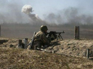 Поселки на Донбассе накрыло вражеским огнем: ранен боец