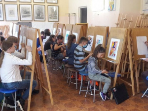Художественные и музыкальные школы Мариуполя выходят с «дистанционки»