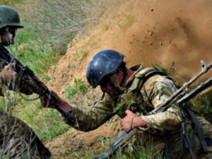 Сутки в Донбассе: четверо украинских бойцов ранены, боевики применяют запрещенное оружие