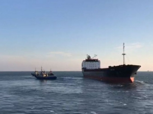 Судно с металлом из Мариуполя село на мель в Керченском проливе