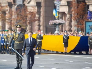 Президент Зеленский ввел новый праздник в Украине (ТРАНСЛЯЦИЯ ПАРАДА)