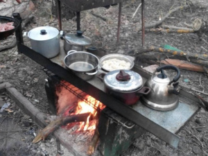 Испытания переселенцев из Донбасса: голодовка, еда на костре и жизнь в нечеловеческих условиях (ФОТО)