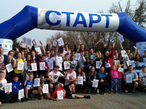 Мариупольцы пробежали марафон против домашнего насилия (ФОТО+ВИДЕО)