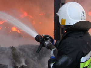 При пожаре в Мариуполе спасли мужчину