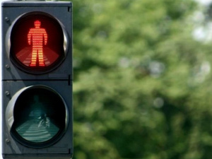 В Мариуполе ламповые светофоры заменят светодиодными: почему они не оборудованы таймером (ФОТО)