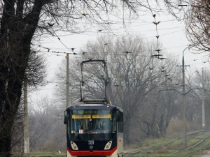 Из-за аварийного трамвайного полотна в Мариуполе изменится маршрут трамваев (ВИДЕО)