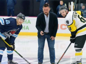 В Мариуполе стартовал хоккейный Кубок Азовского моря. Обзор первого дня