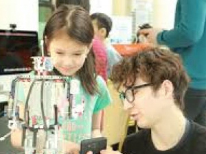 Мариупольским школьникам предлагают создать собственного робота