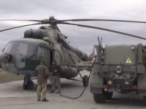 Два вертолета Ми-8 взлетели с аэродрома в районе ООС  (ВИДЕО)