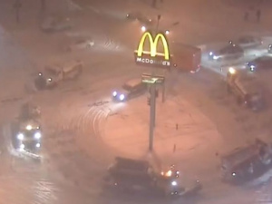 В Одессе снегоуборочные машины «станцевали» на перекрестке (ФОТО+ВИДЕО)