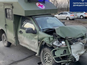 Движение на мариупольском перекрестке временно затруднено из-за ДТП (ДОПОЛНЕНО)