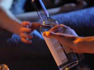 Мариупольский подросток отравился алкоголем
