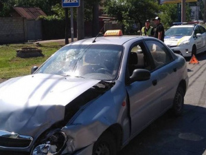 В Мариуполе такси попало в ДТП: пострадала пассажирка