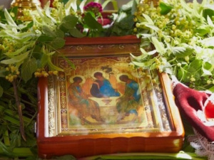 Богослужение на День Святой Троицы в Мариуполе покажут в прямом эфире